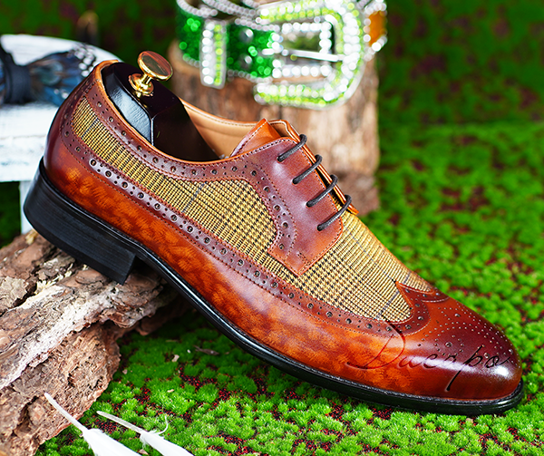 Elevate Your Style: Must-Have Men's Dress Shoes for 2024