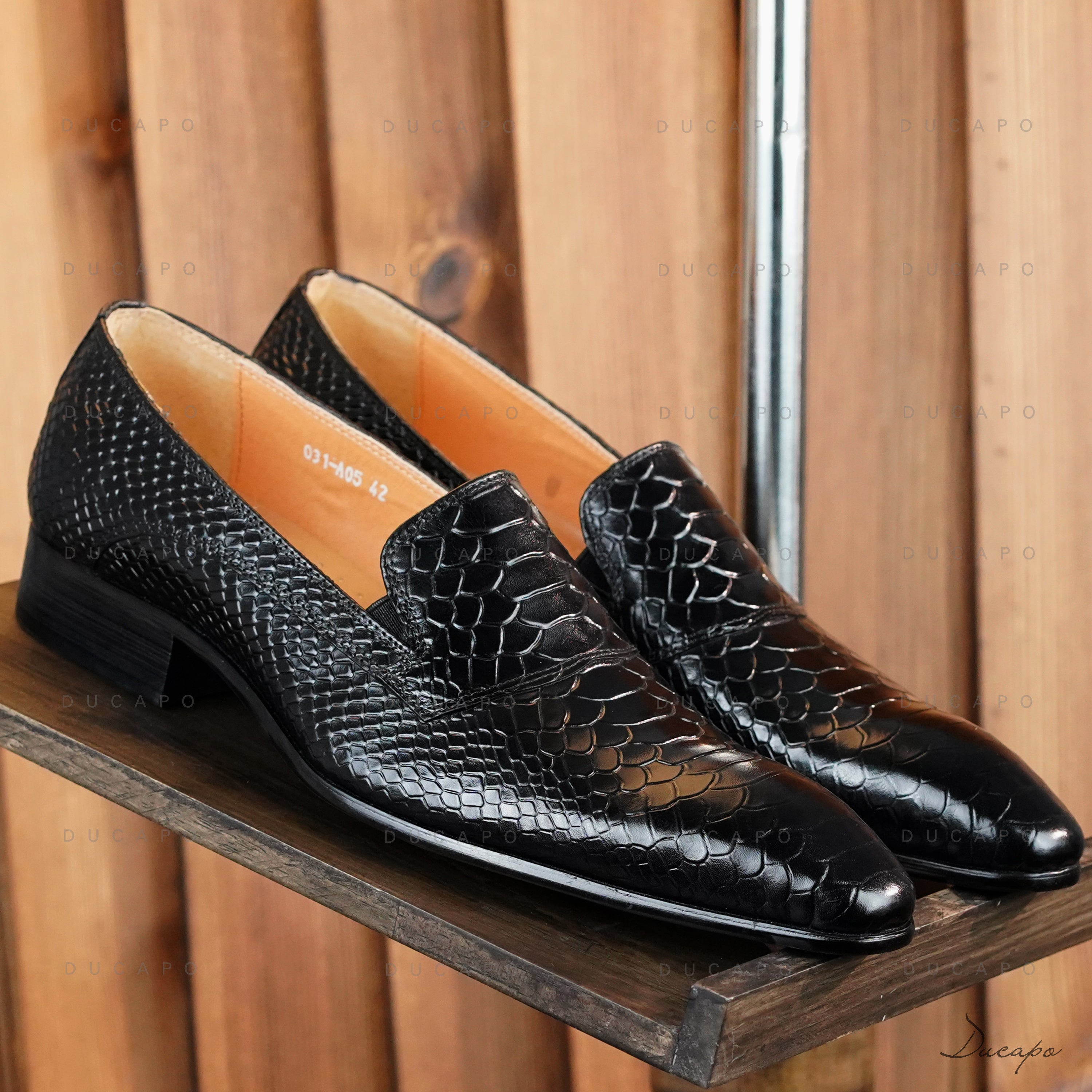 Ducapo Black Texture Loafers